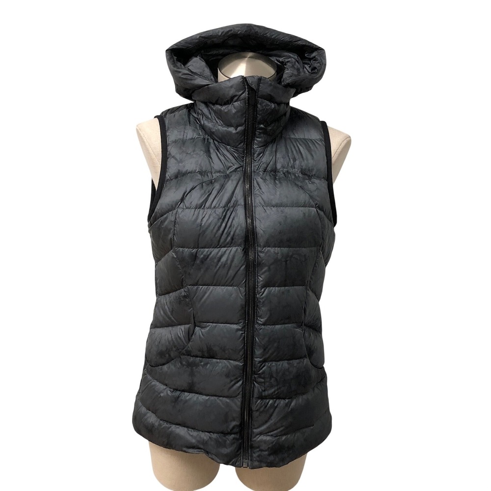 Lululemon Down For It All Vest Womens 8 Black Camo Hooded Puffer Quilted Down